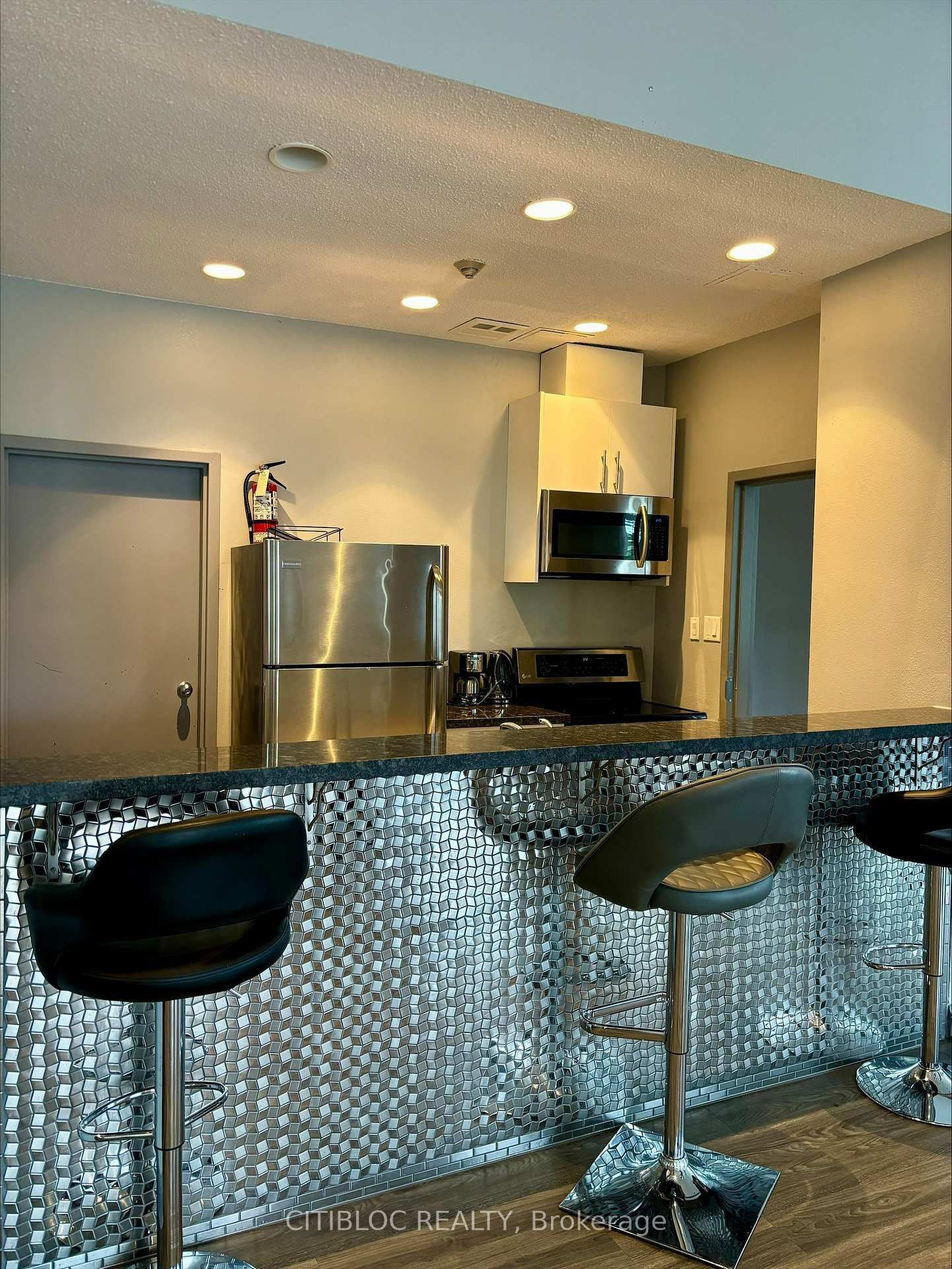1033 Bay Street, Unit 306 - Photo 21