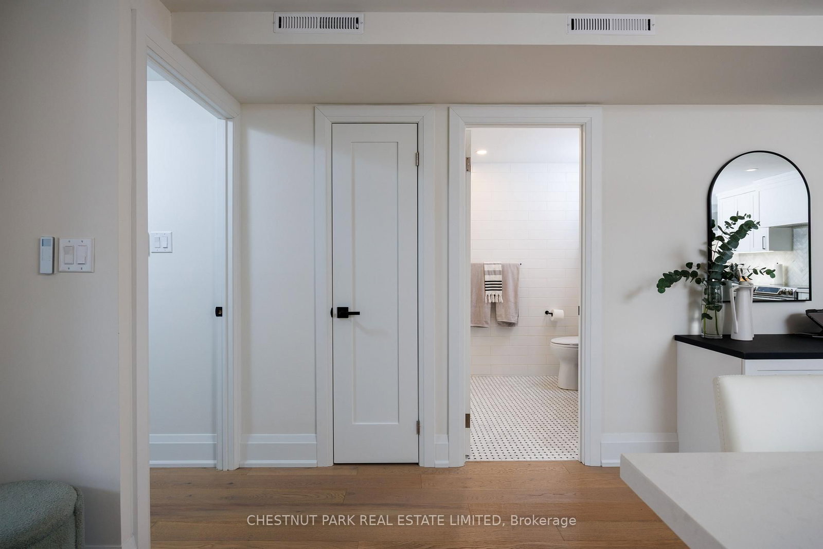 40 Oaklands Avenue • #203 • Toronto, ON photo 23