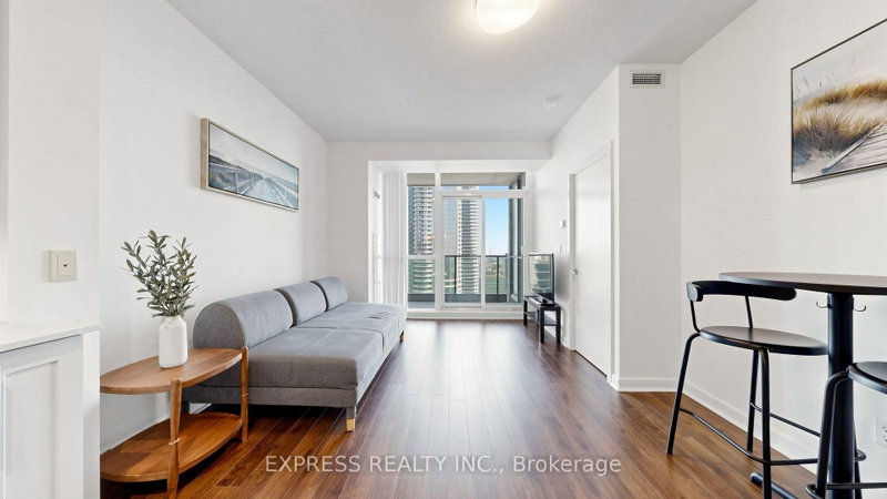 4207 - 33 Bay Street