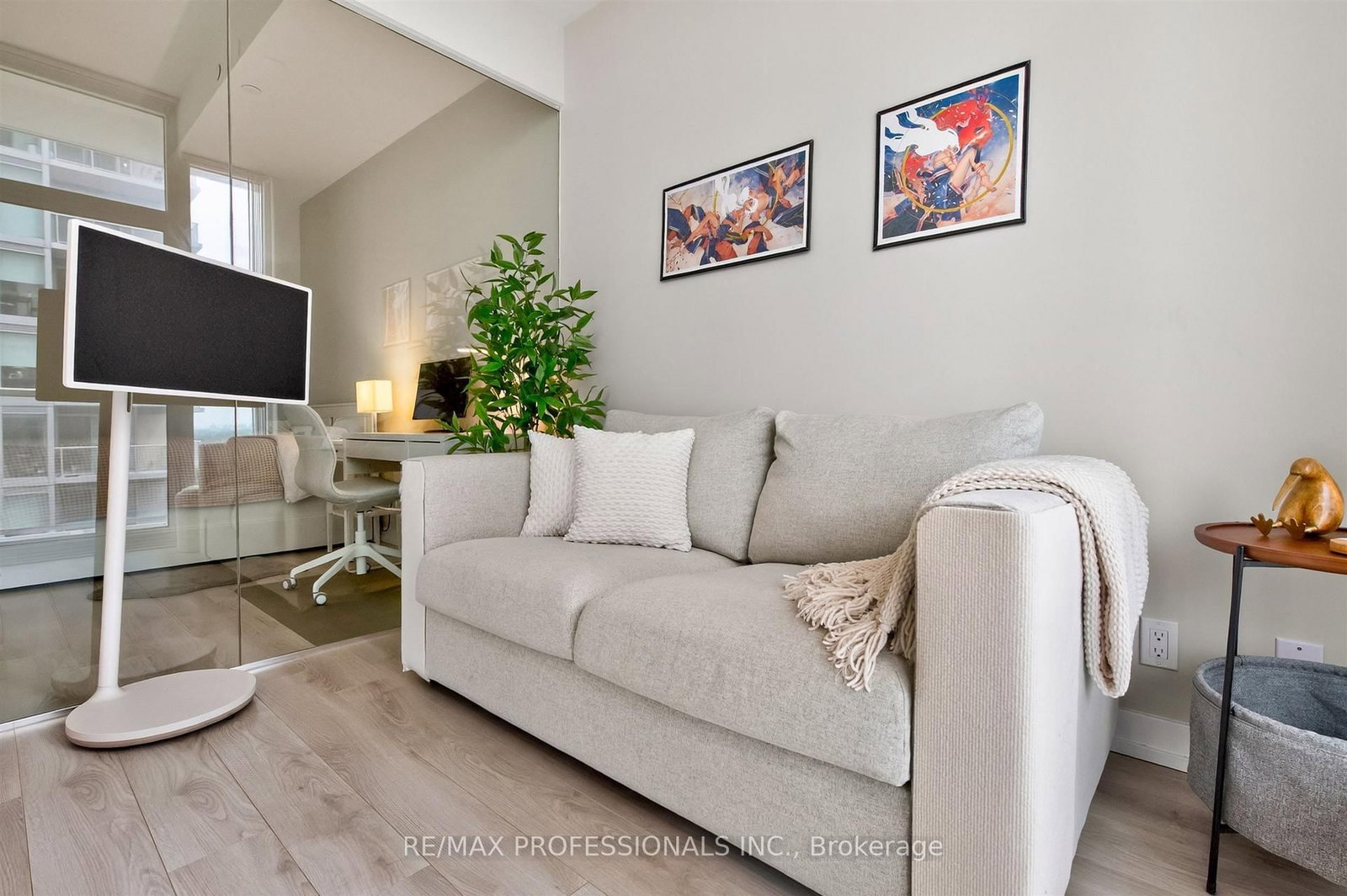 33 Helendale Avenue • #1102 • Toronto, ON photo 18