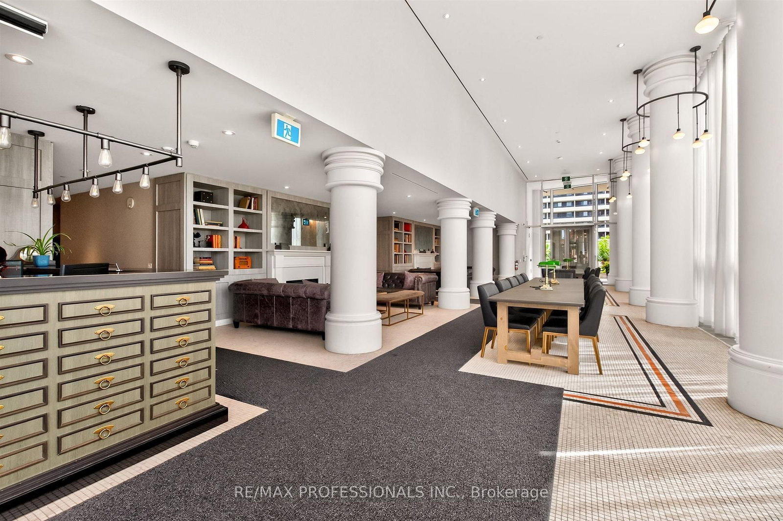 33 Helendale Avenue • #1102 • Toronto, ON photo 5