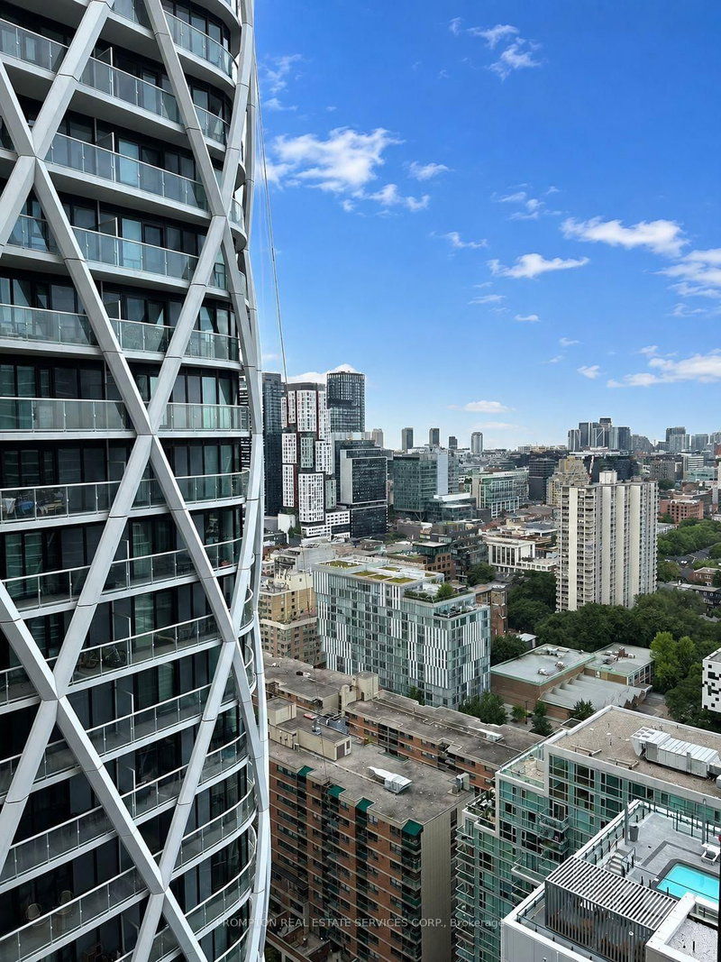 2806 - 238 Simcoe Street