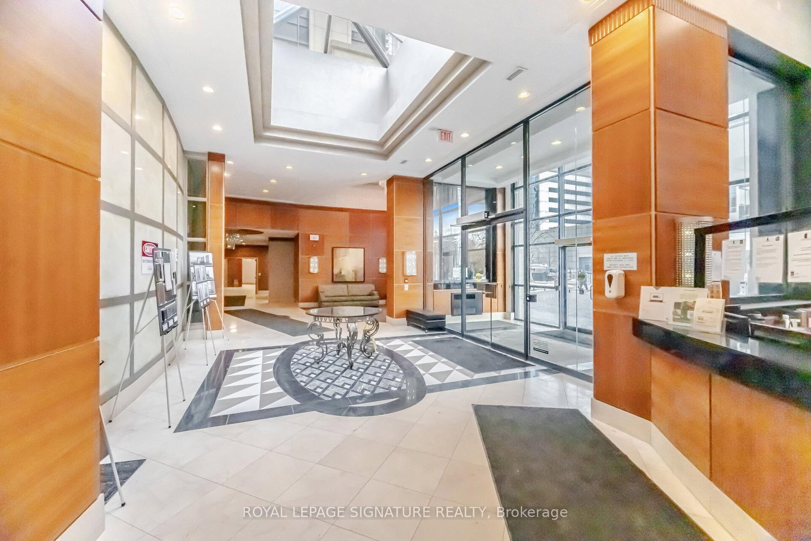 153 Beecroft Road N, Unit PH109 - Photo 3