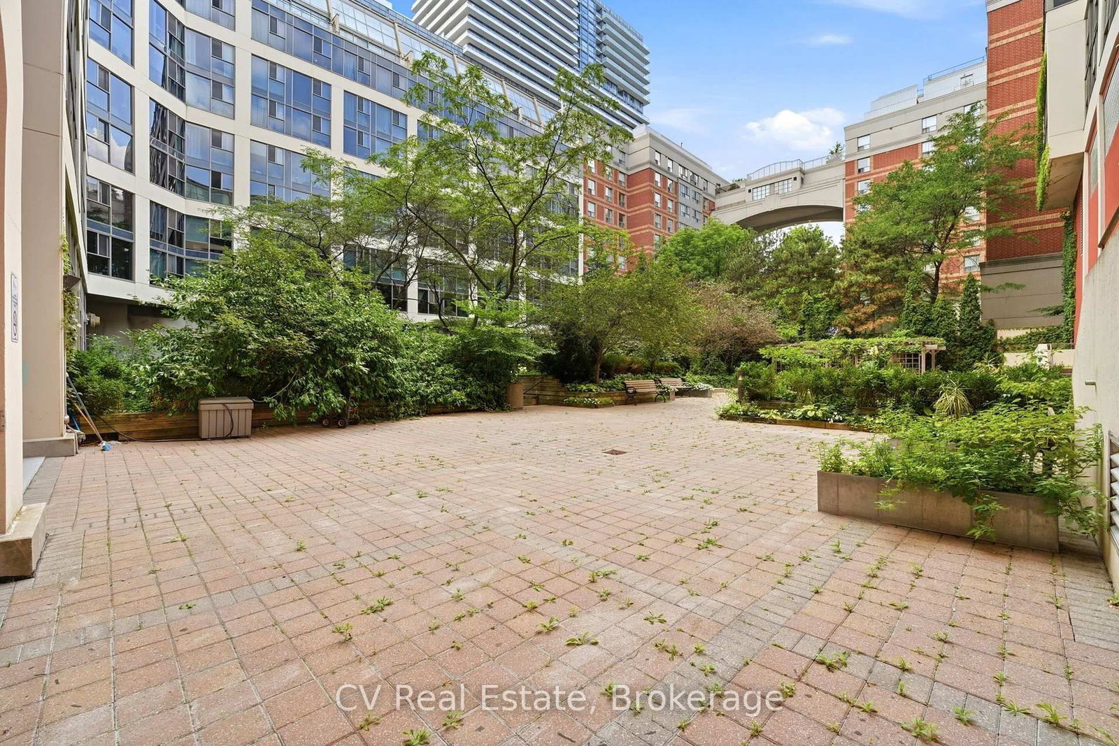 222 The Esplanade • #506 • Toronto, ON photo 22