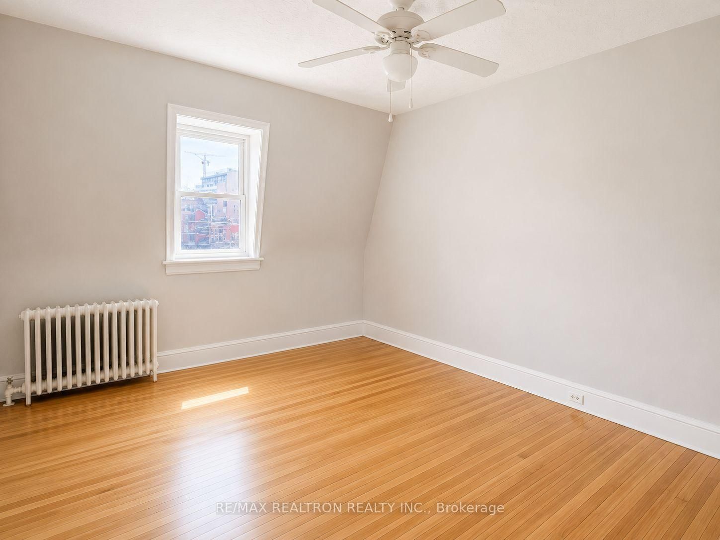 502 Queen Street E, Toronto 3