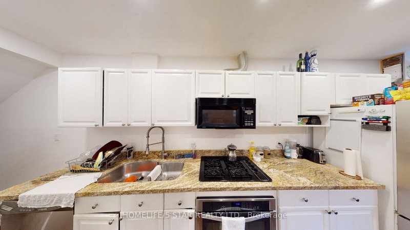 Apt 1 - 160 Beaconsfield Avenue
