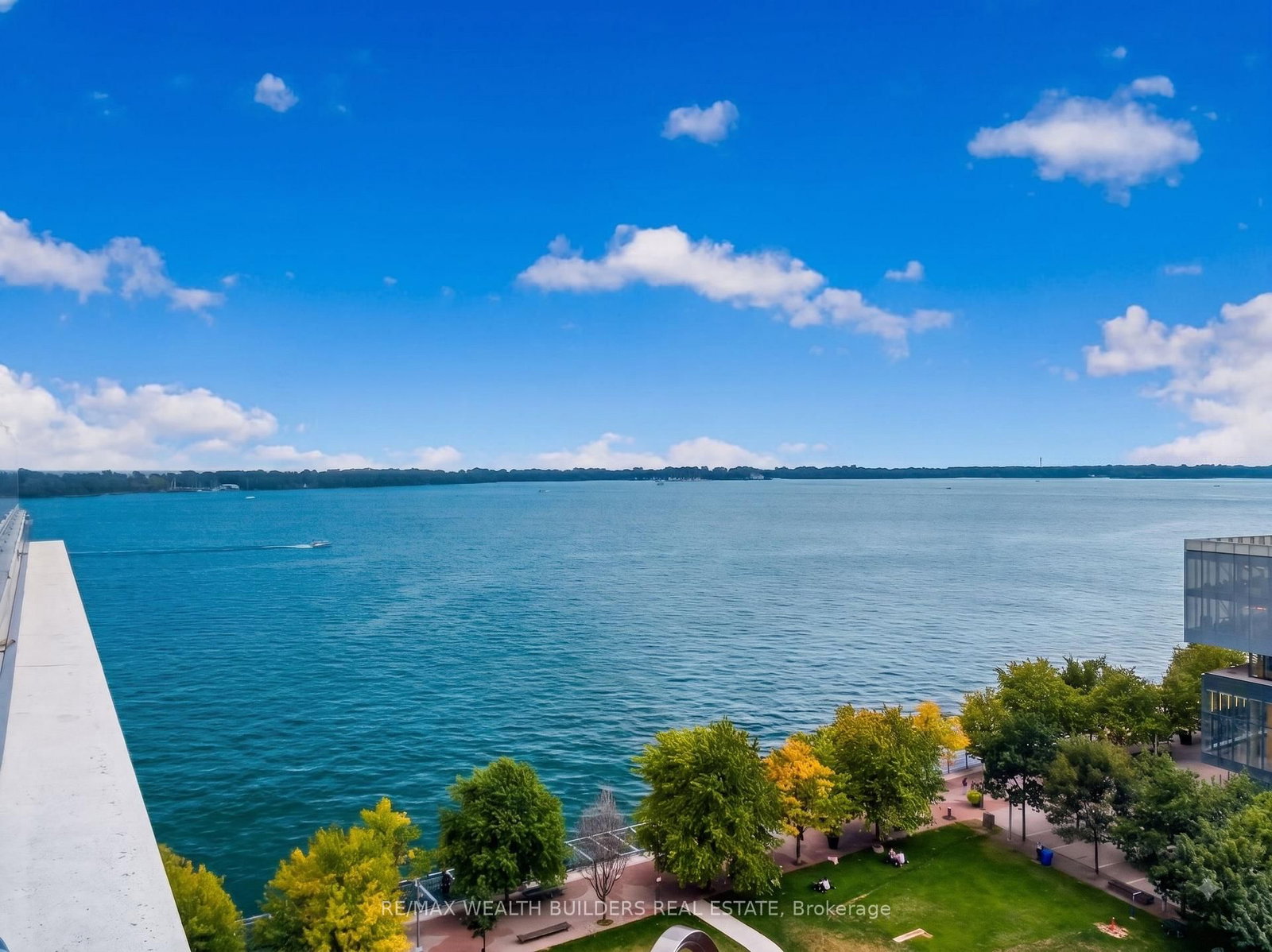 15 Merchants' Wharf Way • #1133 • Toronto, ON photo 11