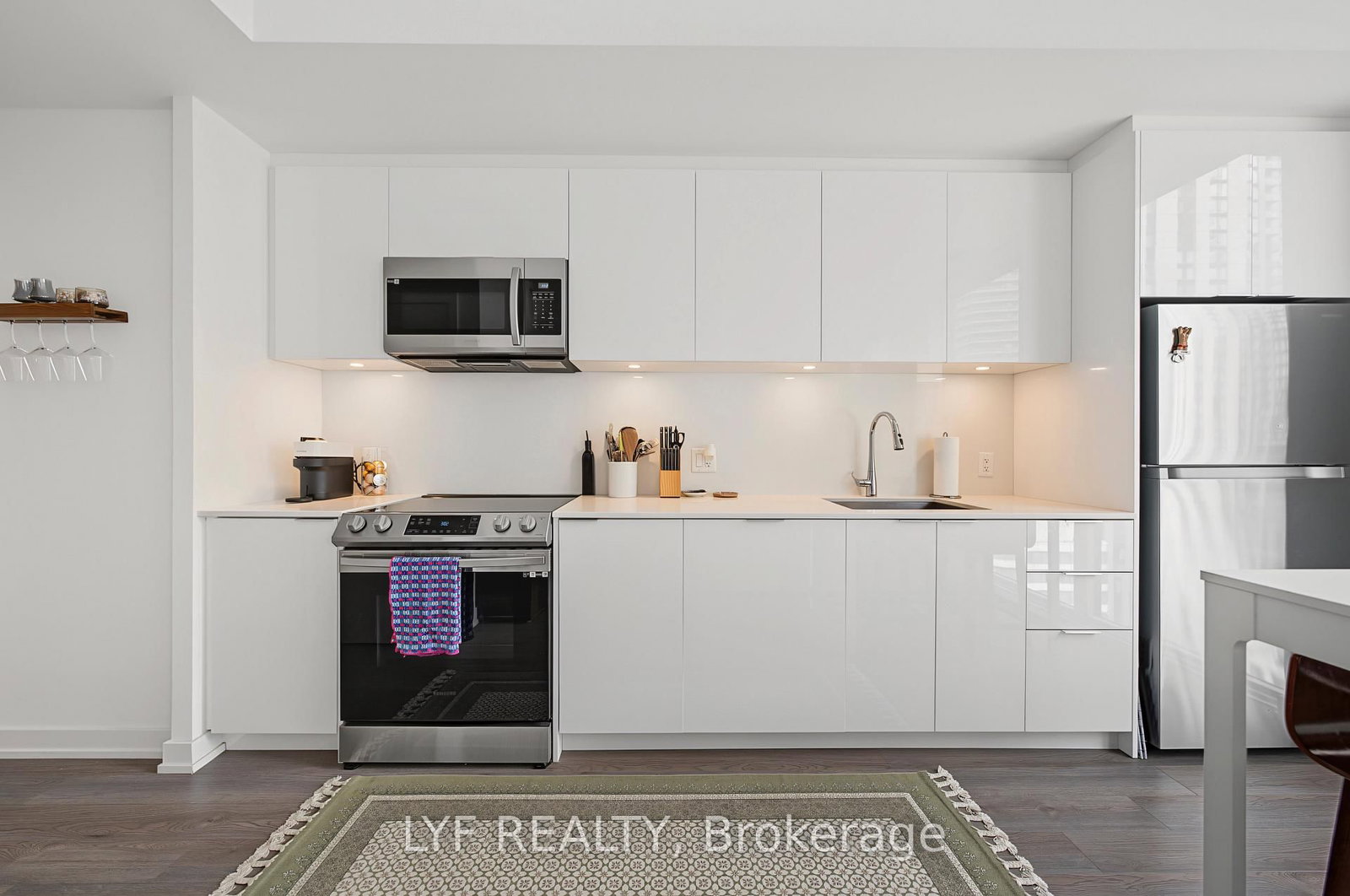 357 King Street W • #2403 • Toronto, ON photo 10