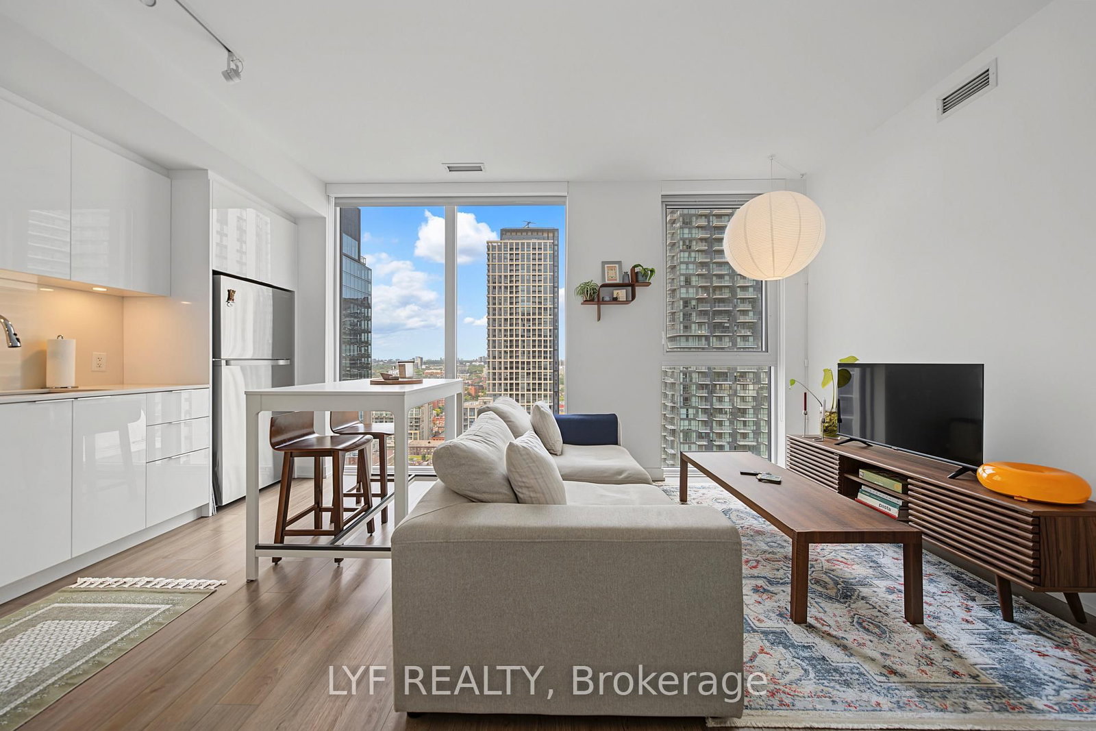 357 King Street W • #2403 • Toronto, ON photo 17