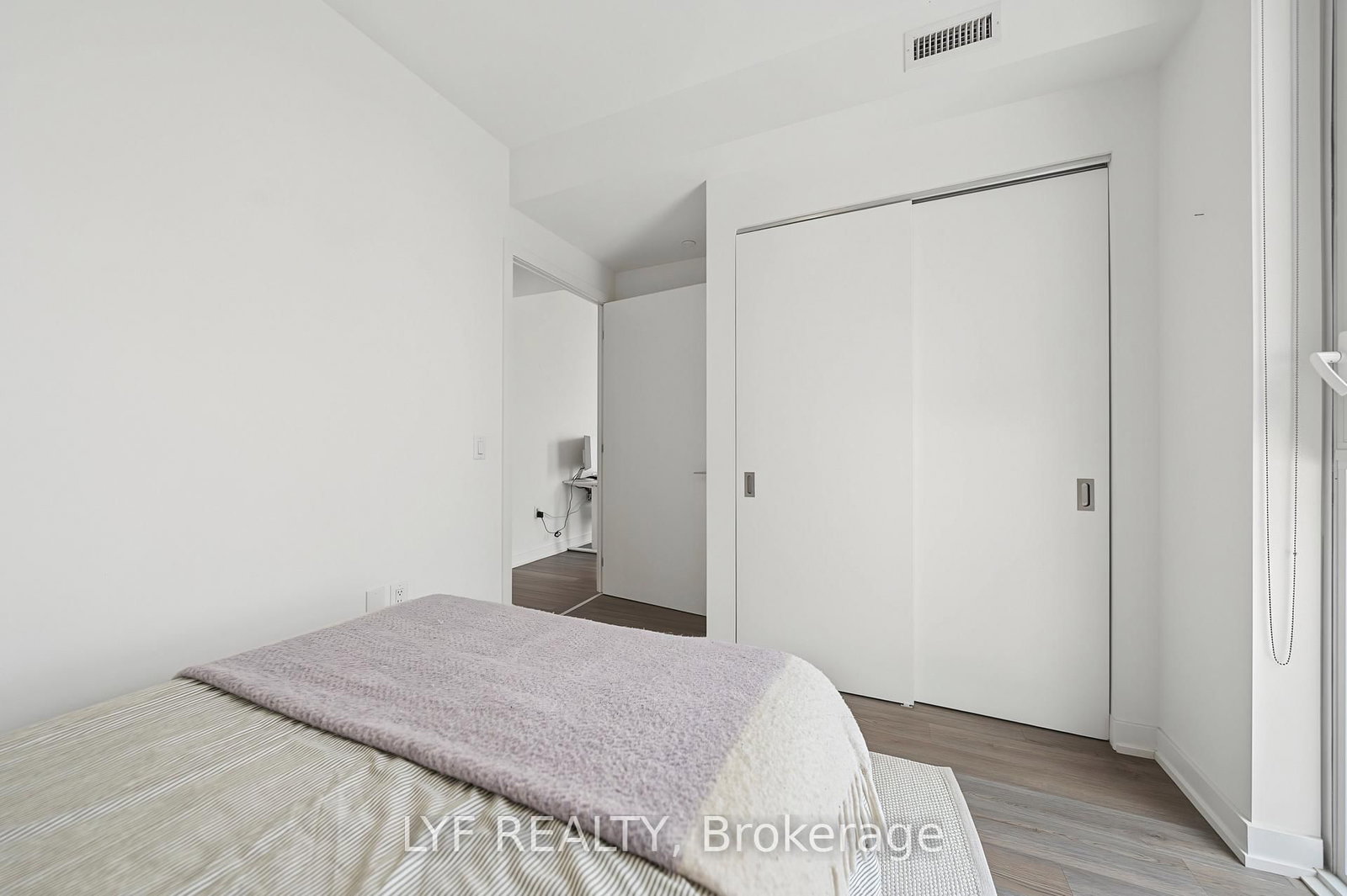 357 King Street W • #2403 • Toronto, ON photo 23