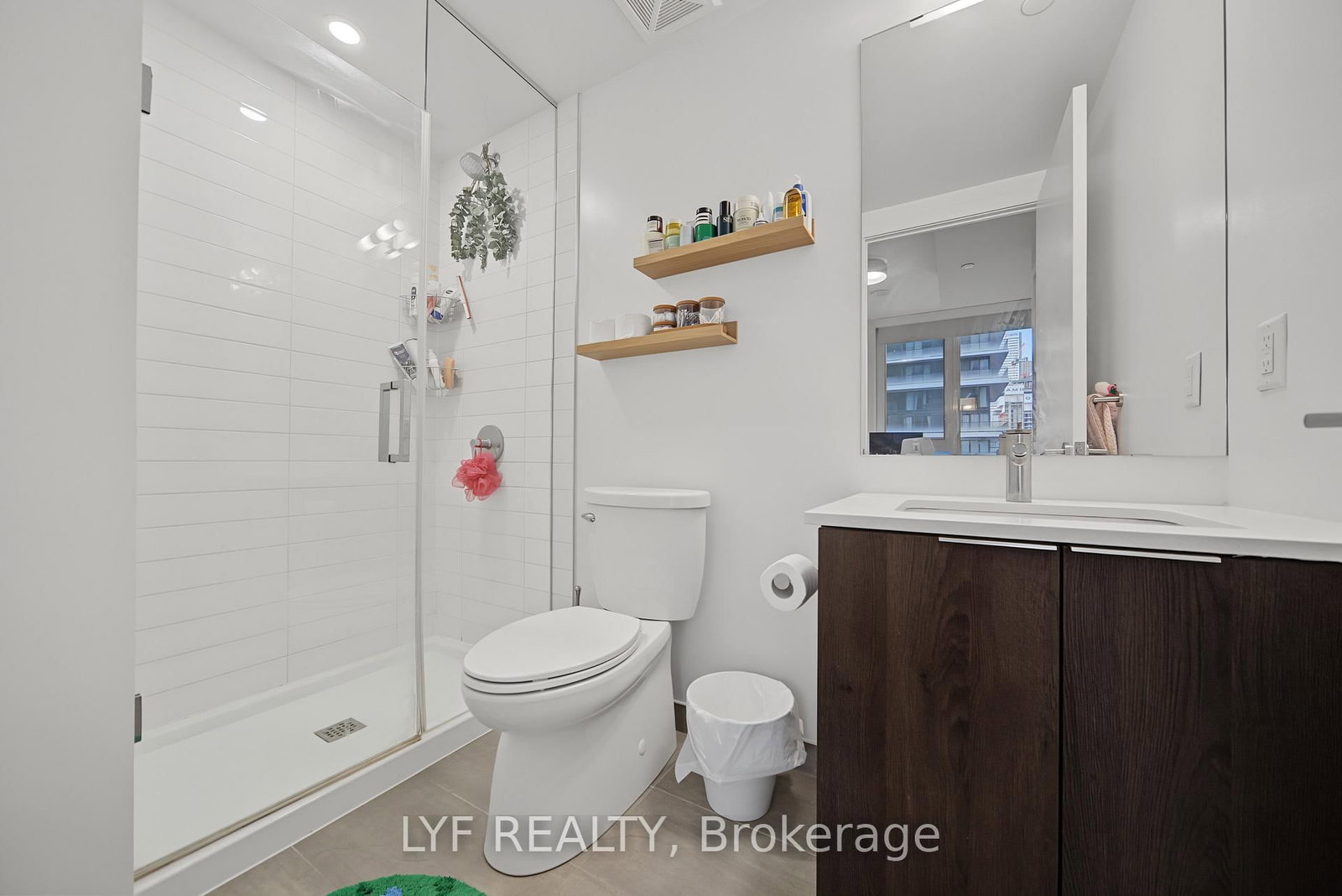 357 King Street W • #2403 • Toronto, ON photo 28