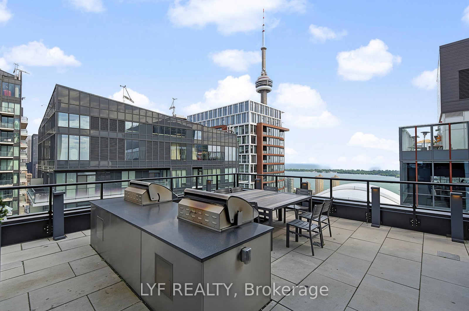 357 King Street W • #2403 • Toronto, ON photo 34