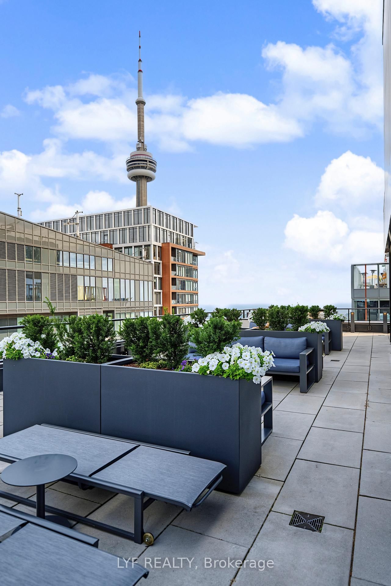 357 King Street W • #2403 • Toronto, ON photo 39