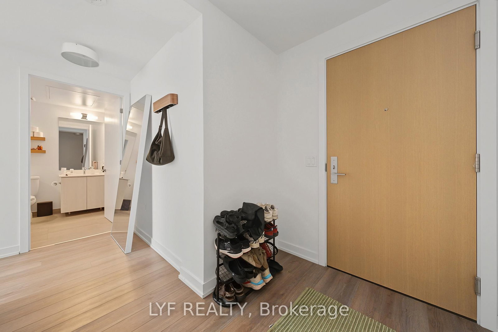 357 King Street W • #2403 • Toronto, ON photo 8
