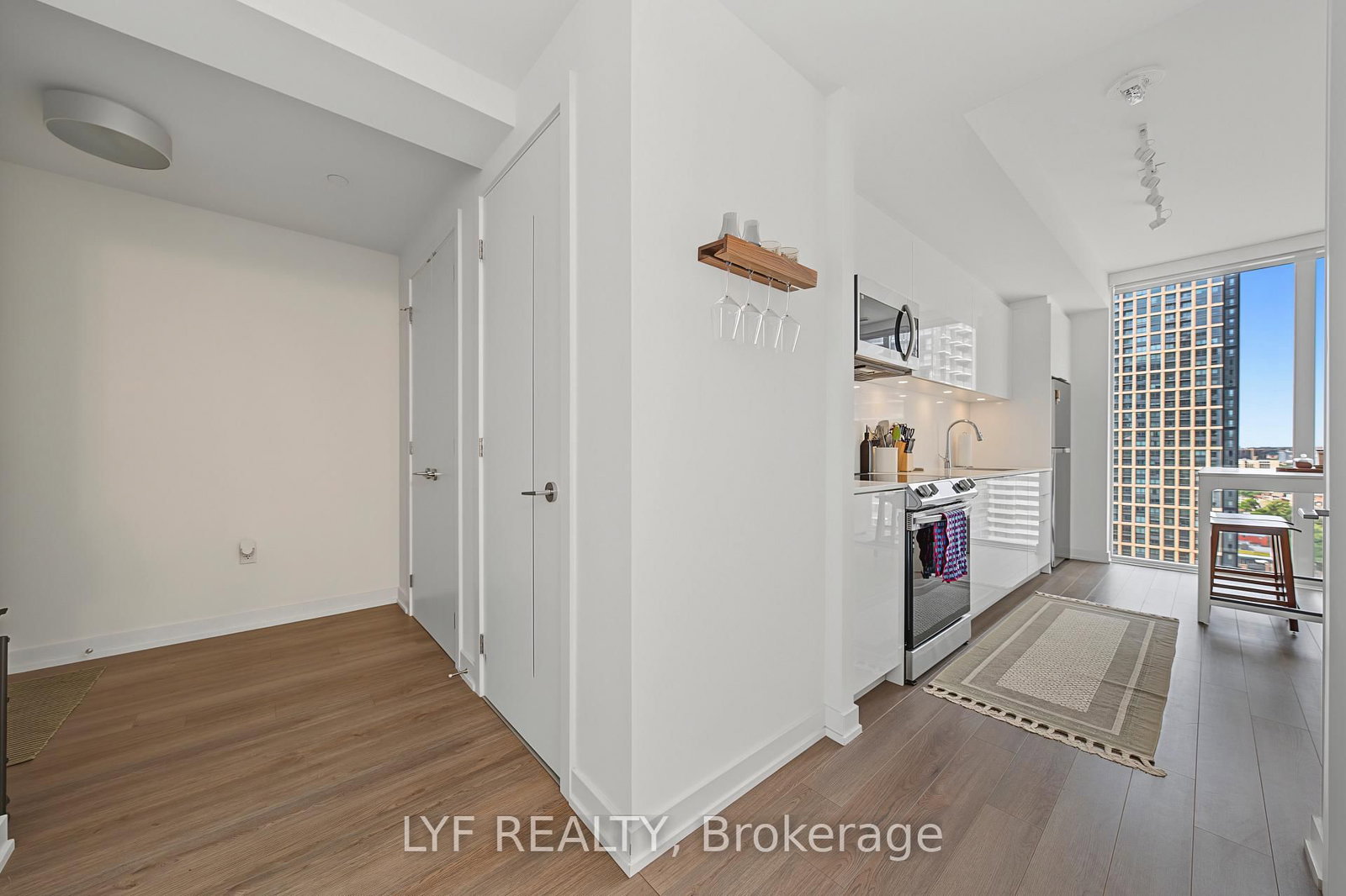 357 King Street W • #2403 • Toronto, ON photo 9