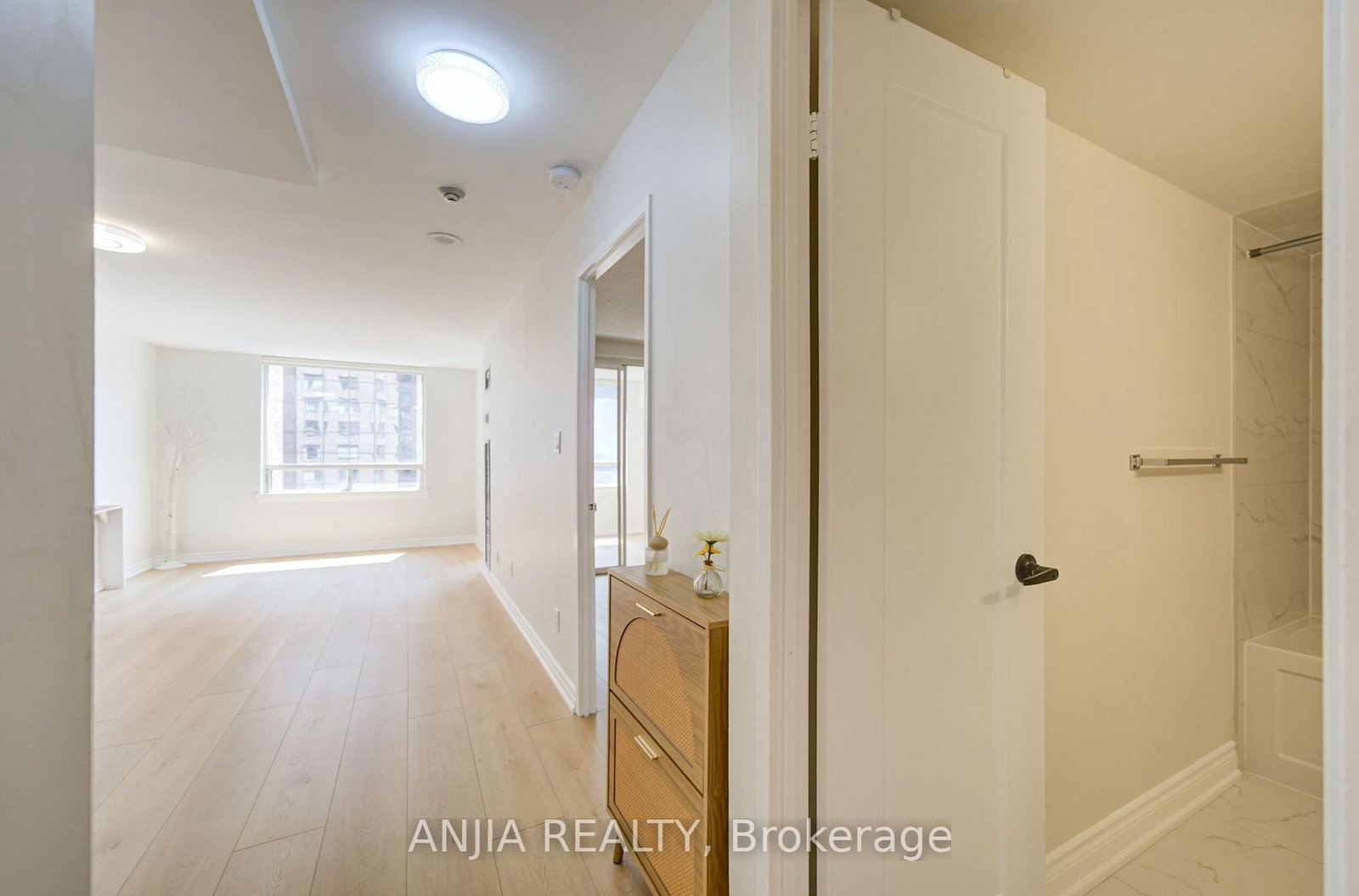 633 Bay Street • #912 • Toronto, ON photo 10