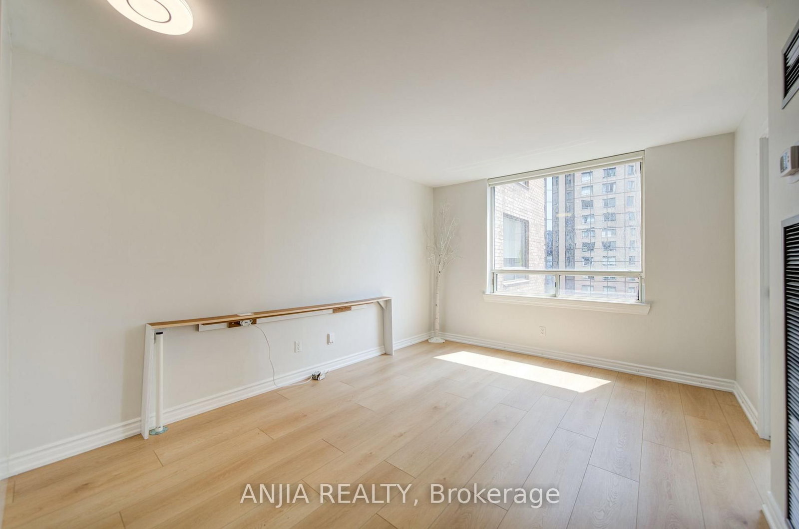 633 Bay Street • #912 • Toronto, ON photo 17