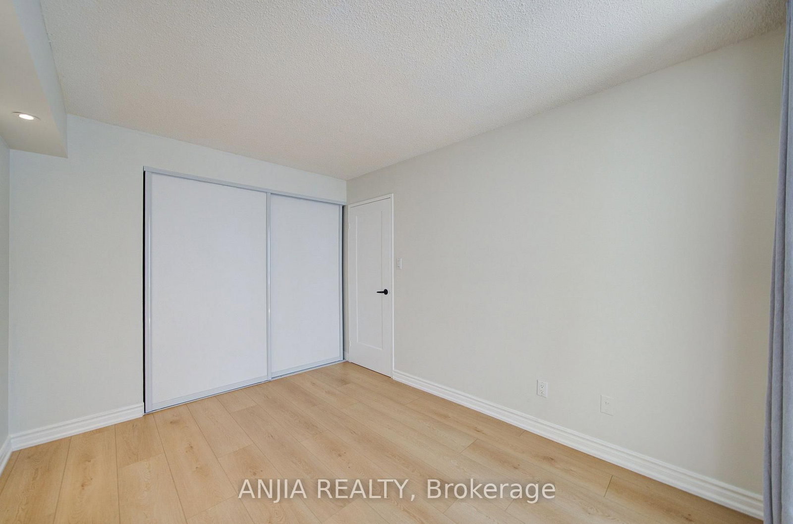 633 Bay Street • #912 • Toronto, ON photo 24