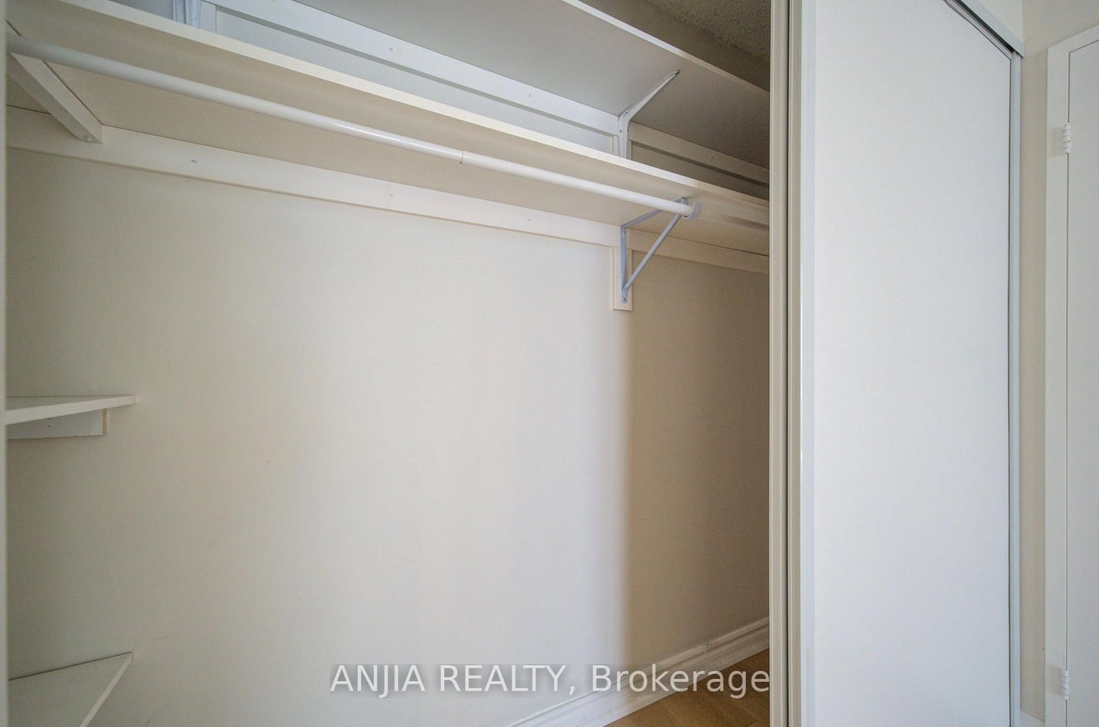 633 Bay Street • #912 • Toronto, ON photo 25