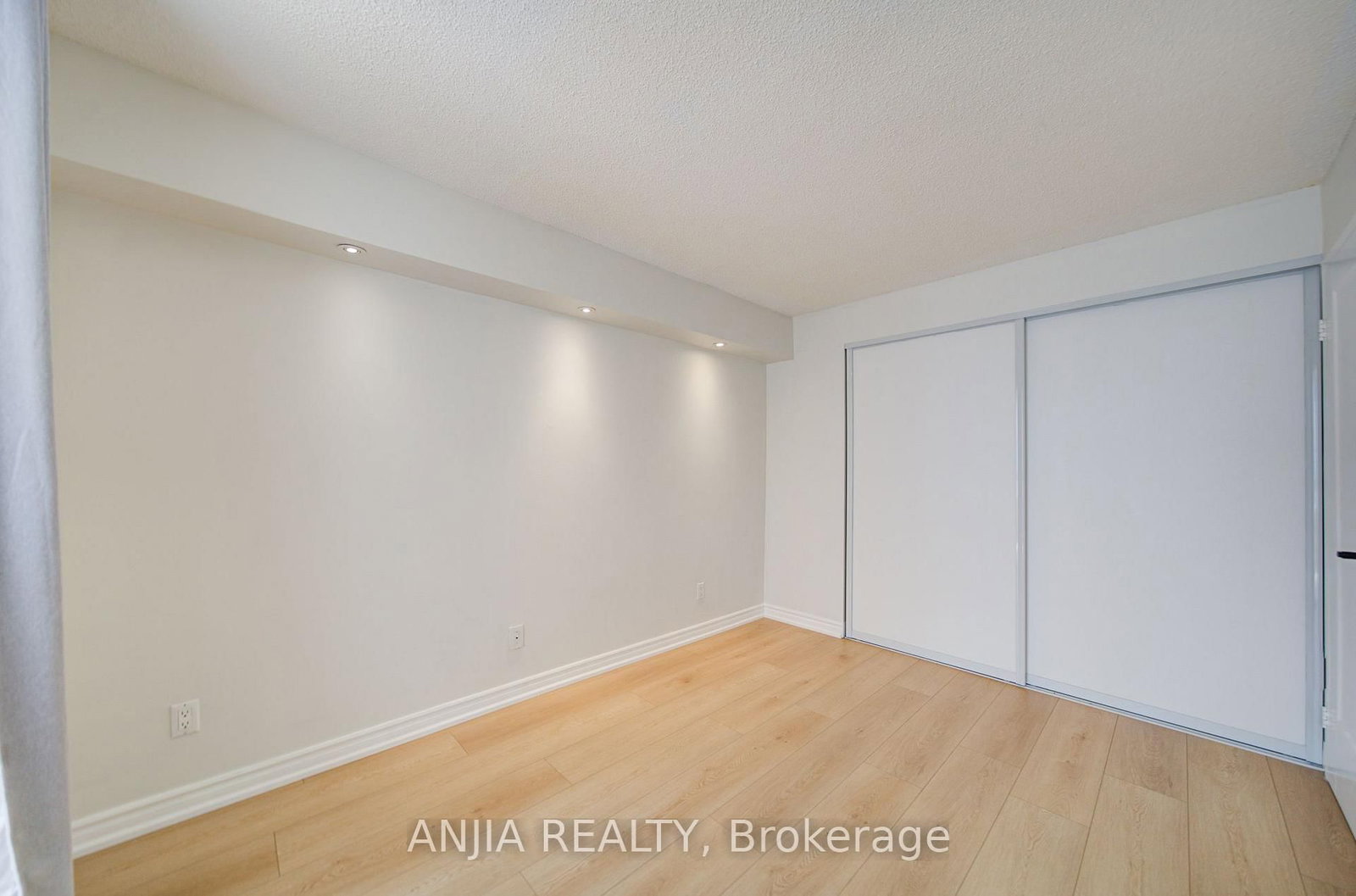 633 Bay Street • #912 • Toronto, ON photo 26