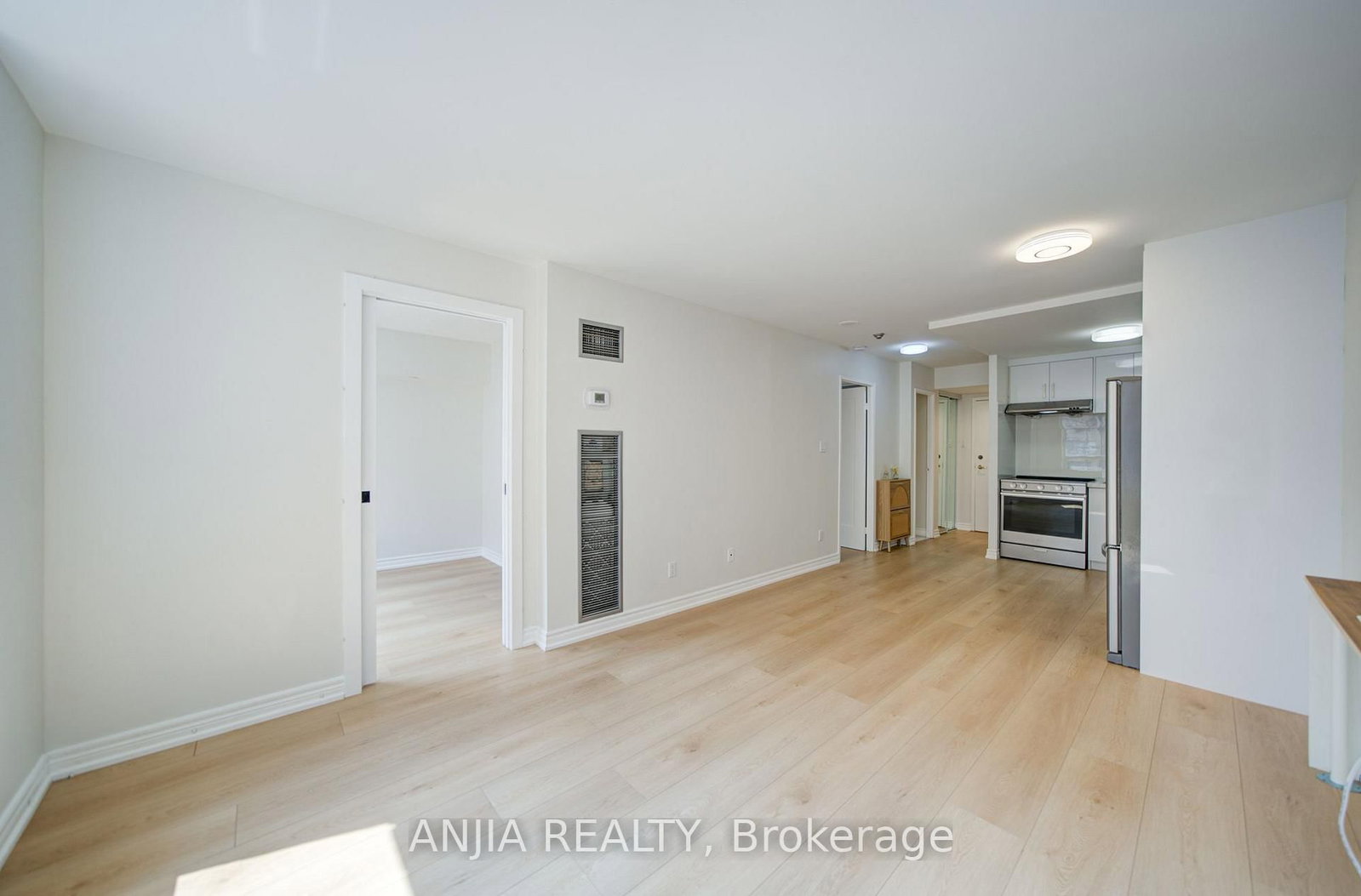 633 Bay Street • #912 • Toronto, ON photo 35