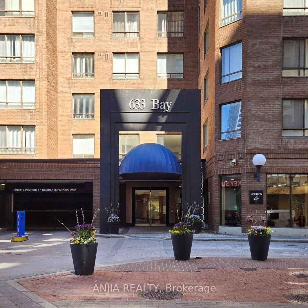 633 Bay Street • #912 • Toronto, ON photo 4