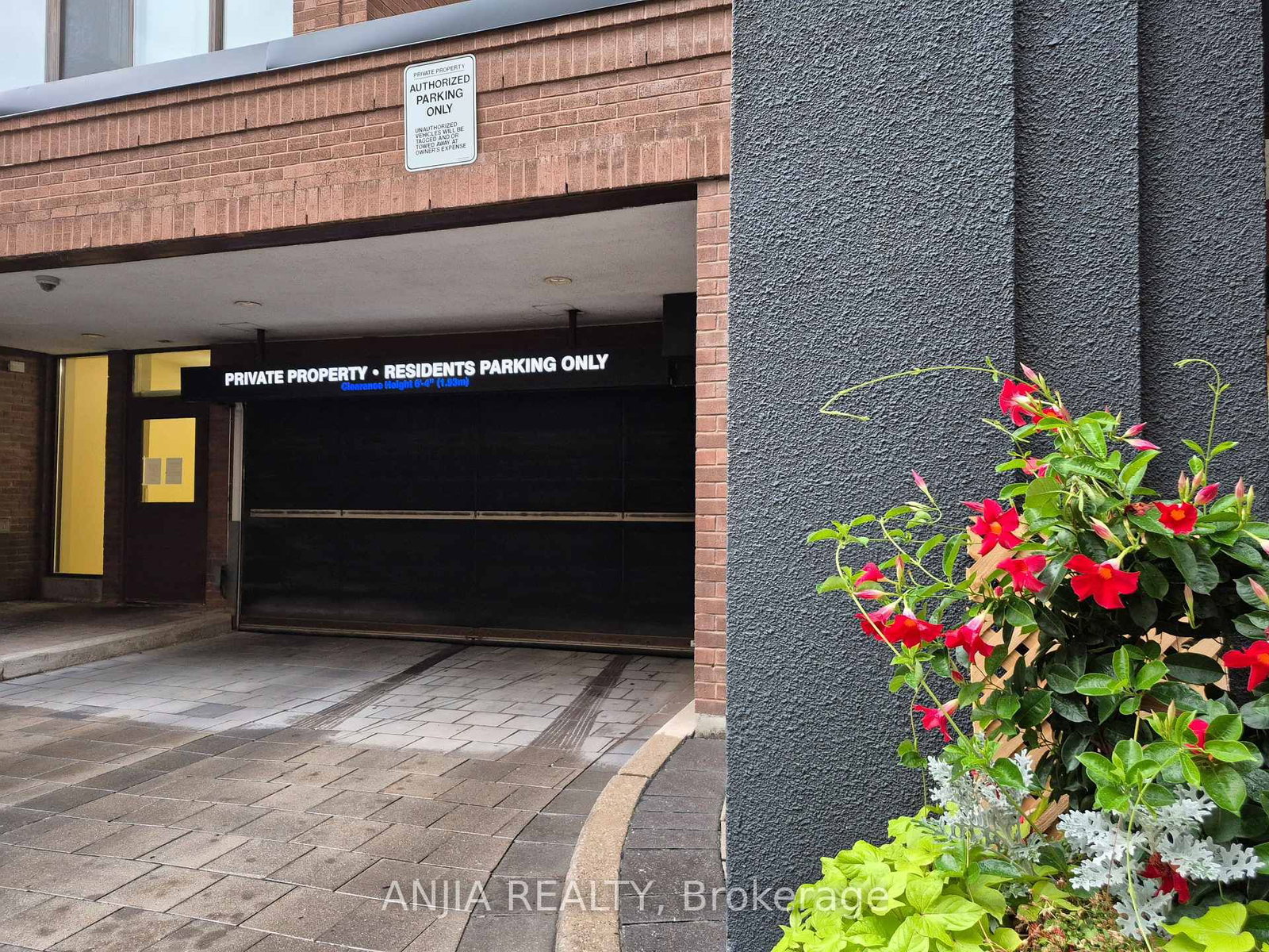 633 Bay Street • #912 • Toronto, ON photo 5