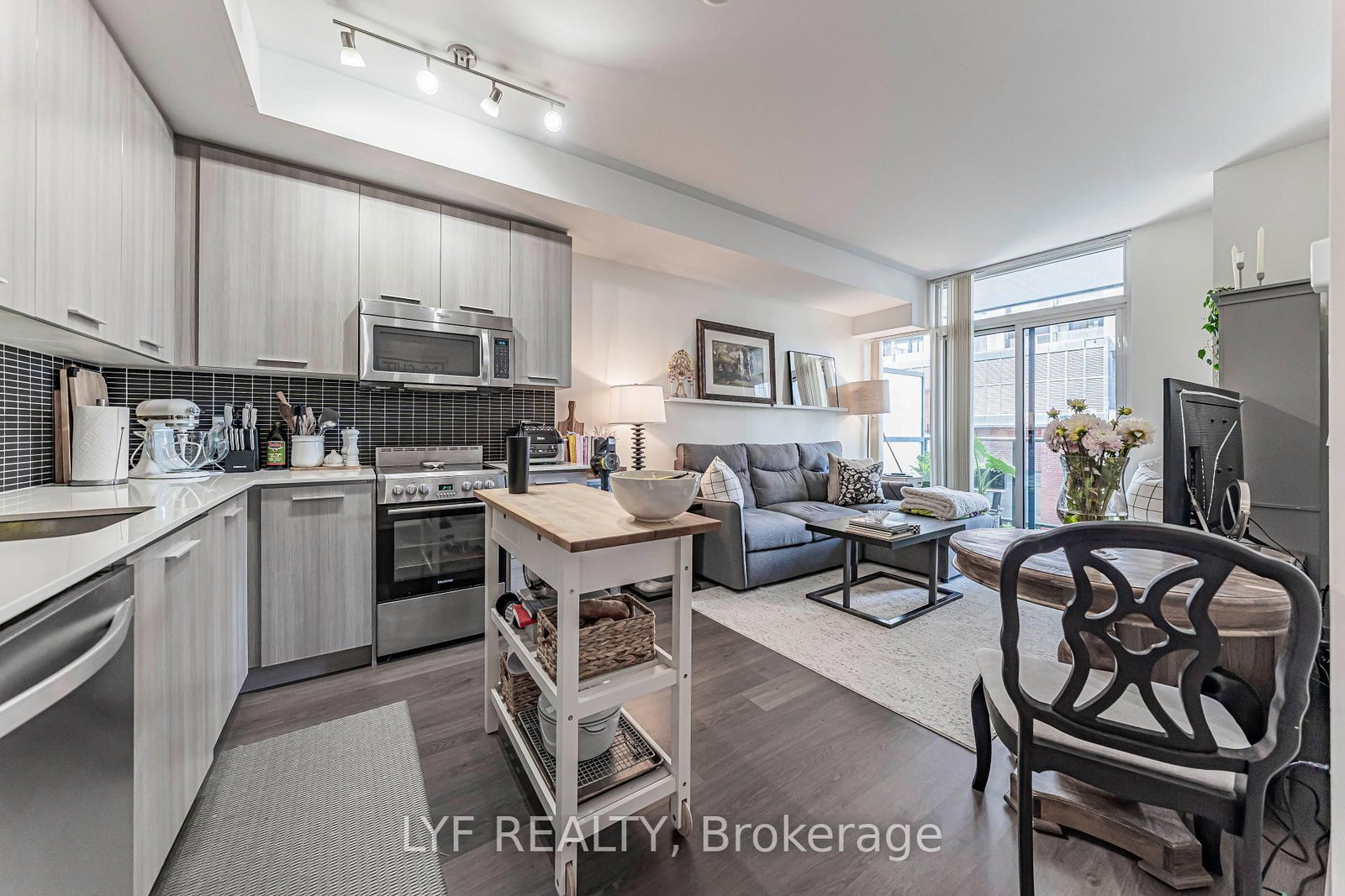 105 George Street • #402 • Toronto, ON photo 11