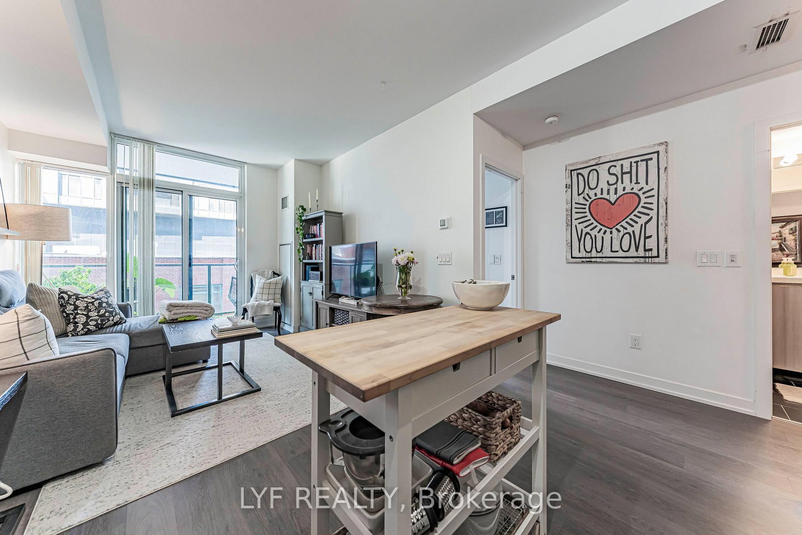 105 George Street • #402 • Toronto, ON photo 17