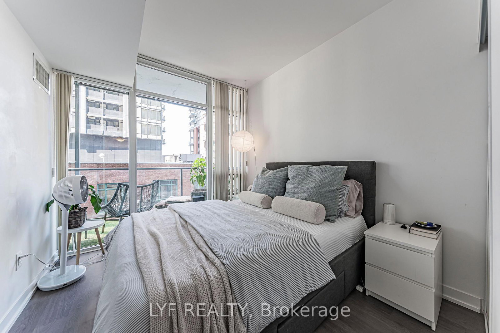 105 George Street • #402 • Toronto, ON photo 26