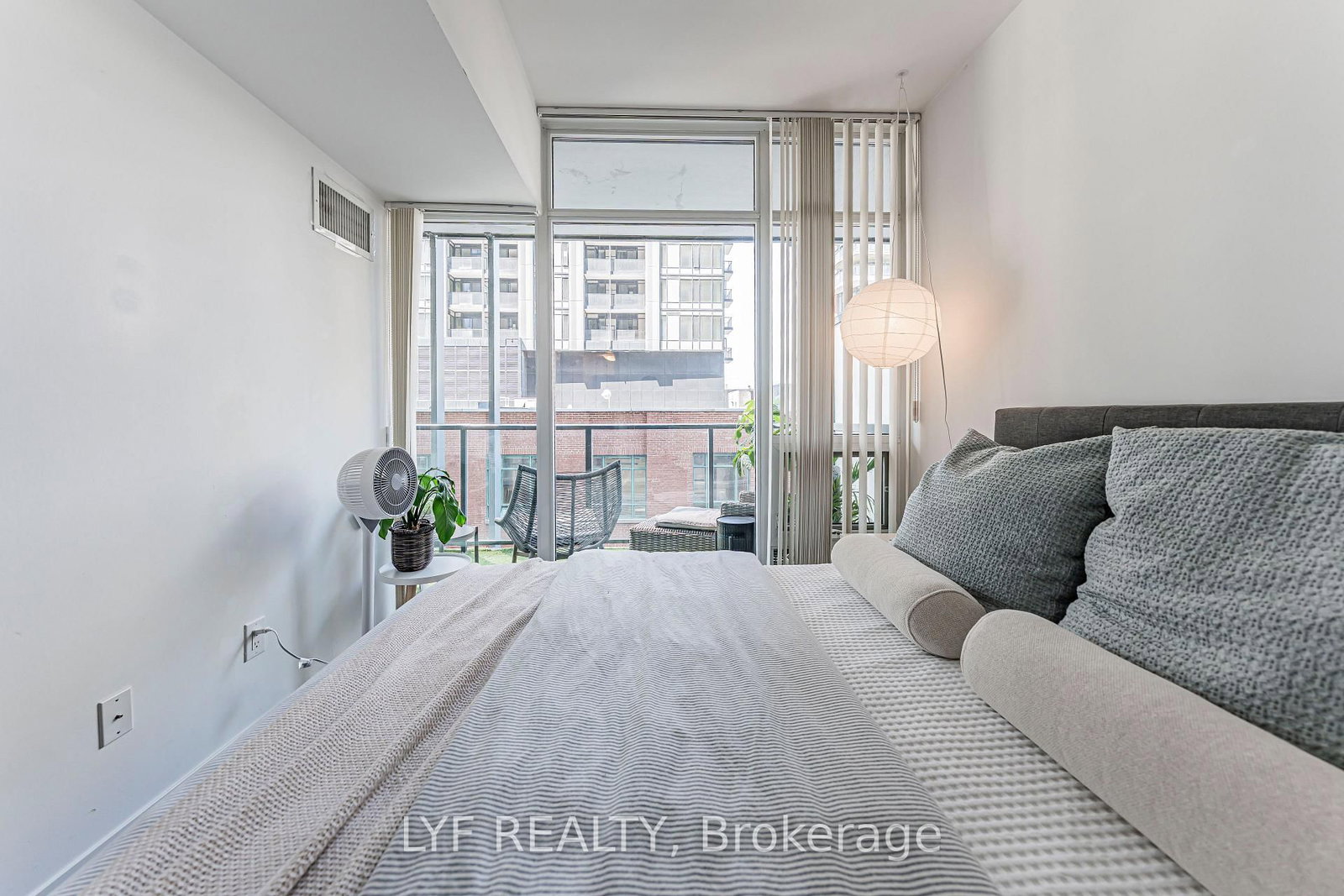 105 George Street • #402 • Toronto, ON photo 27
