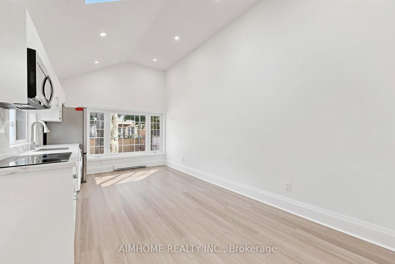 95 Steeles Avenue E • Toronto, ON photo 22