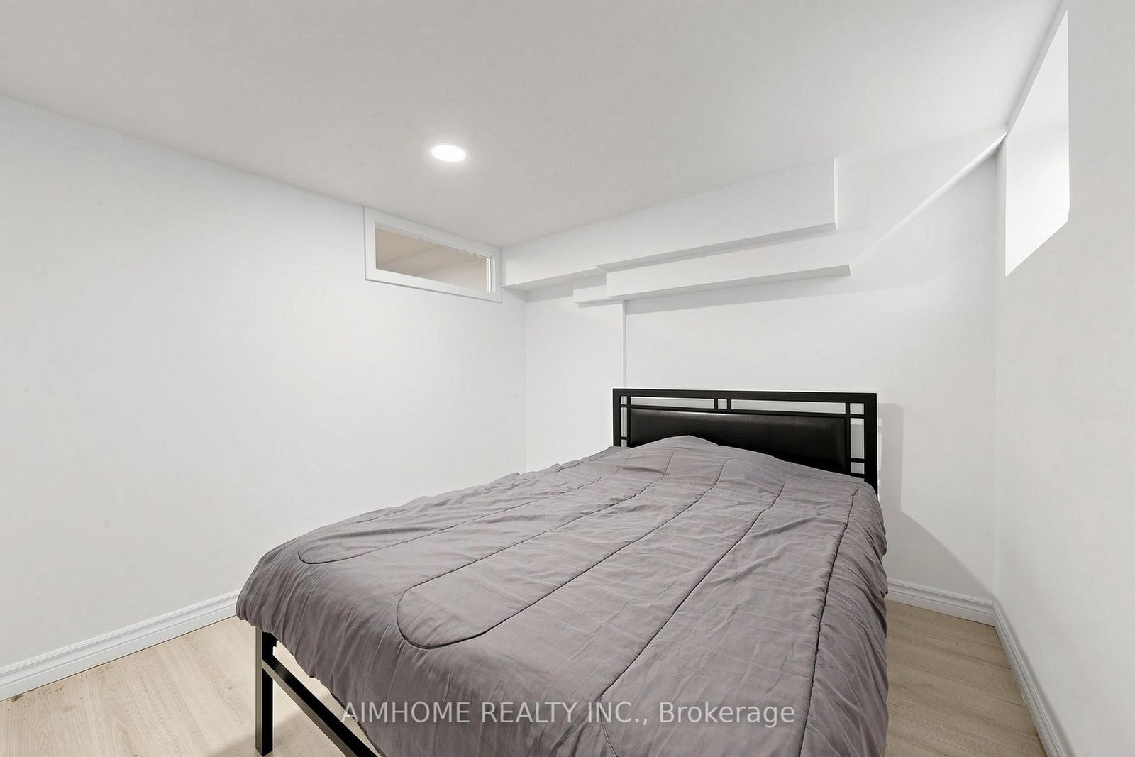 95 Steeles Avenue E • Toronto, ON photo 31