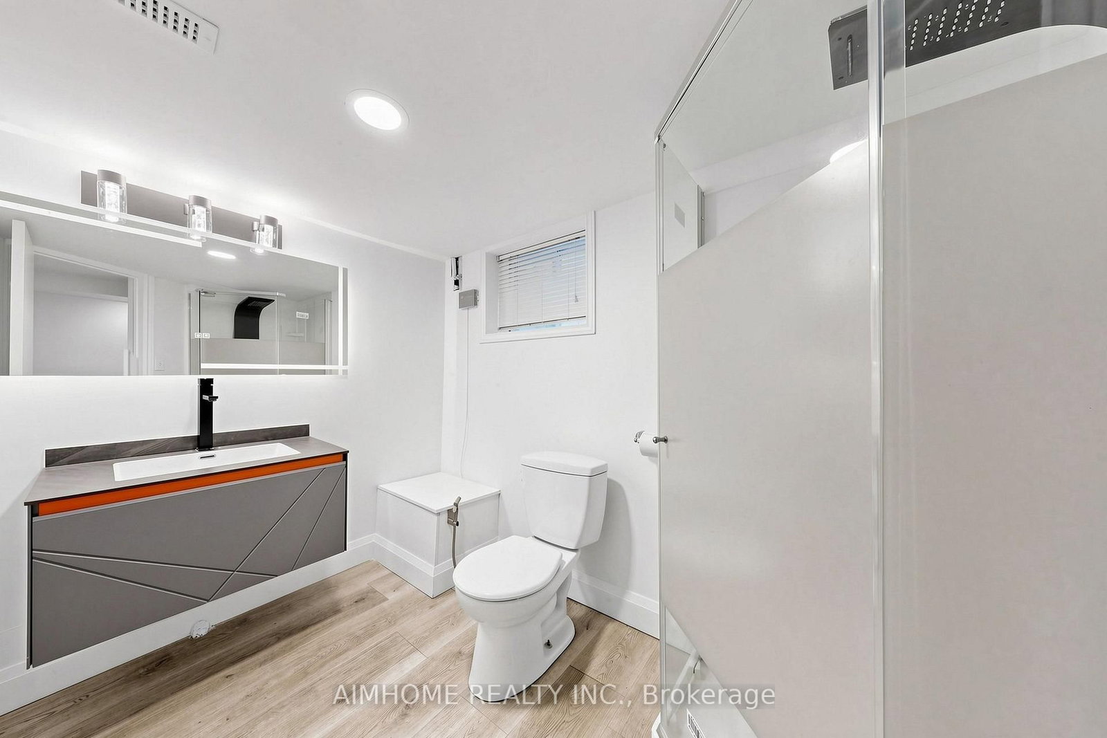 95 Steeles Avenue E • Toronto, ON photo 33