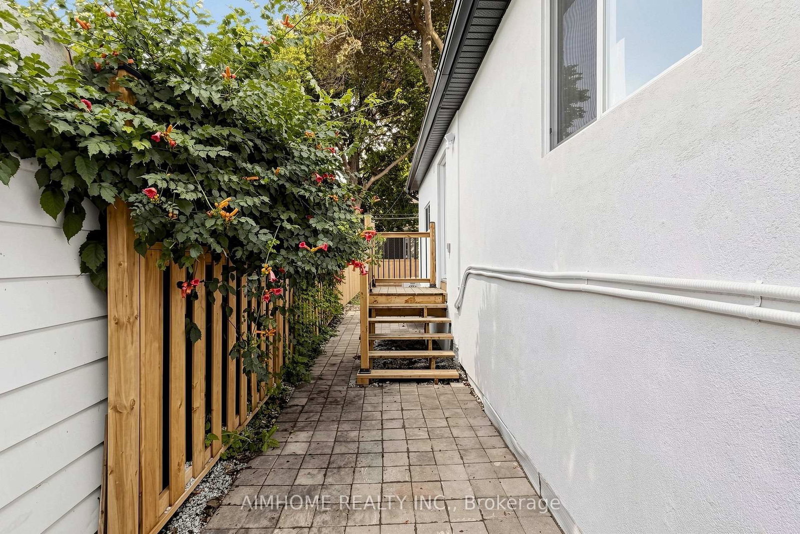 95 Steeles Avenue E • Toronto, ON photo 35