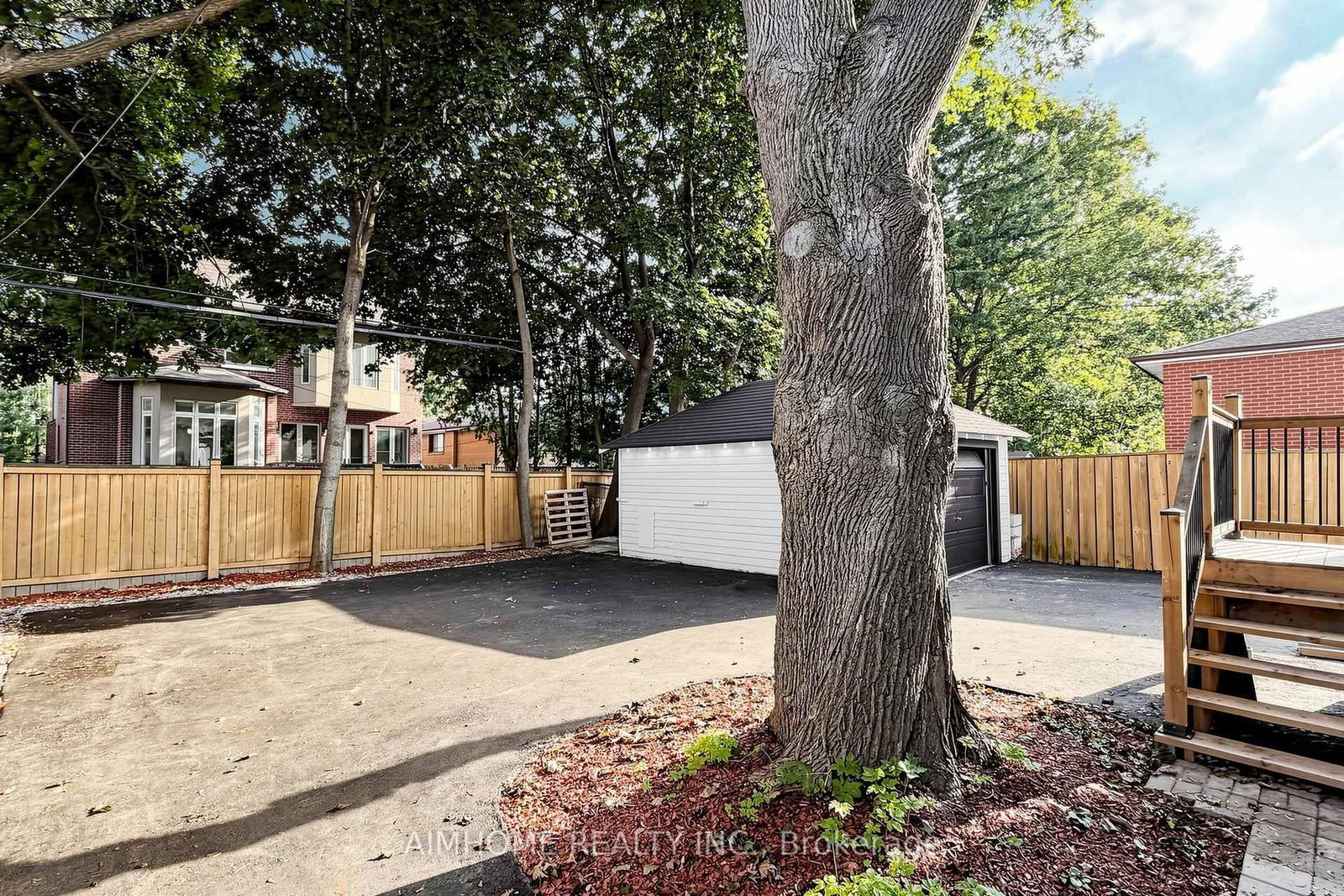 95 Steeles Avenue E • Toronto, ON photo 36