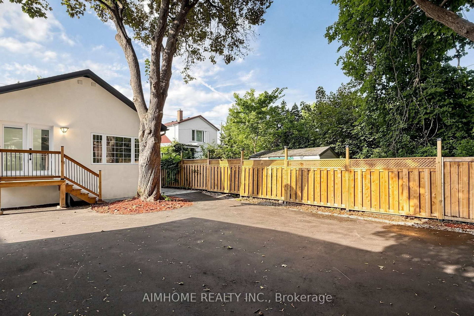 95 Steeles Avenue E • Toronto, ON photo 38