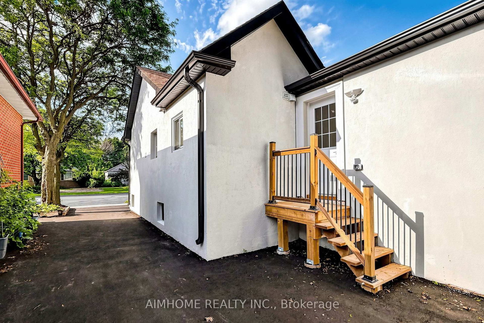95 Steeles Avenue E • Toronto, ON photo 40