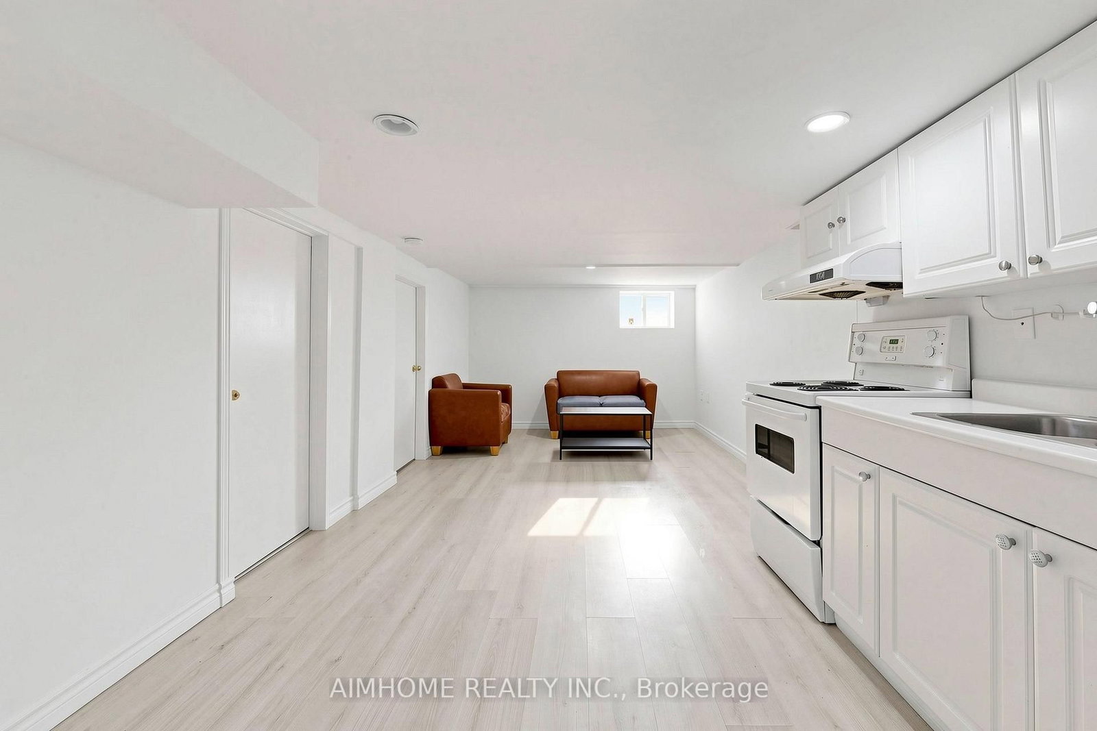 95 Steeles Avenue E • Toronto, ON photo 43