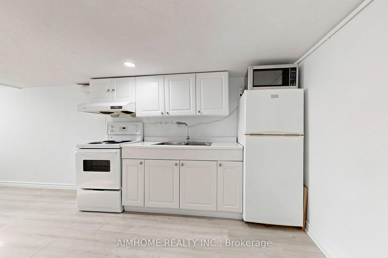 95 Steeles Avenue E • Toronto, ON photo 44