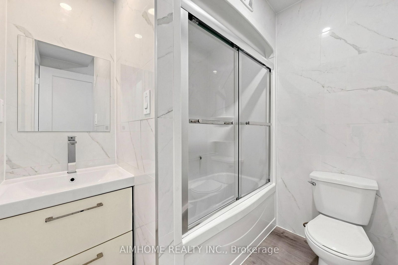 95 Steeles Avenue E • Toronto, ON photo 47