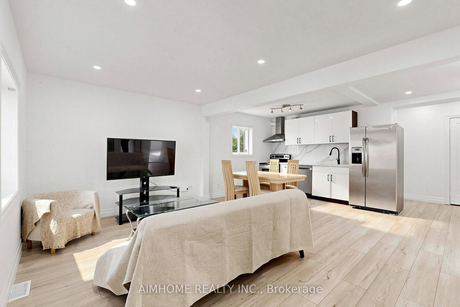 95 Steeles Avenue E • Toronto, ON photo 5