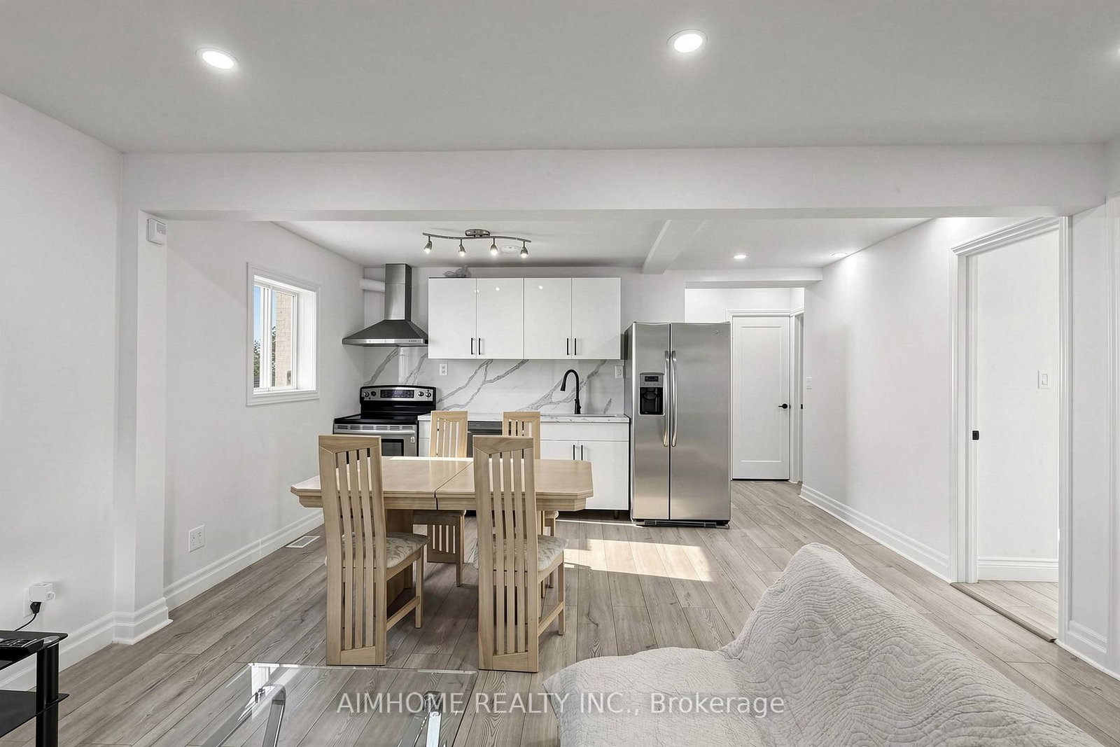 95 Steeles Avenue E • Toronto, ON photo 9