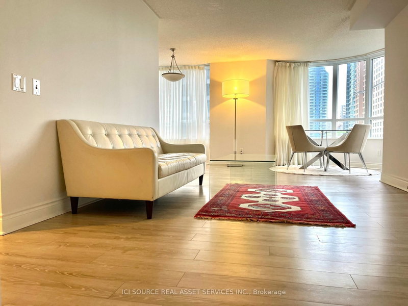 519 - 15 Northtown Way