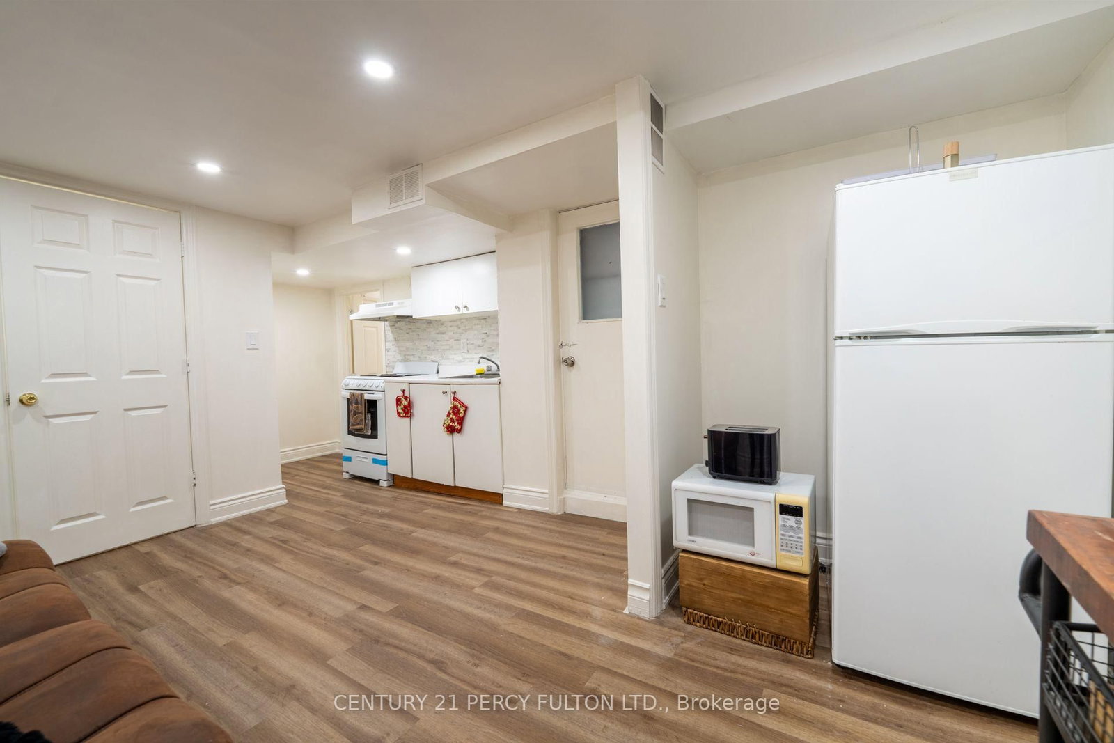 6 Donna Court • Toronto, ON photo 38
