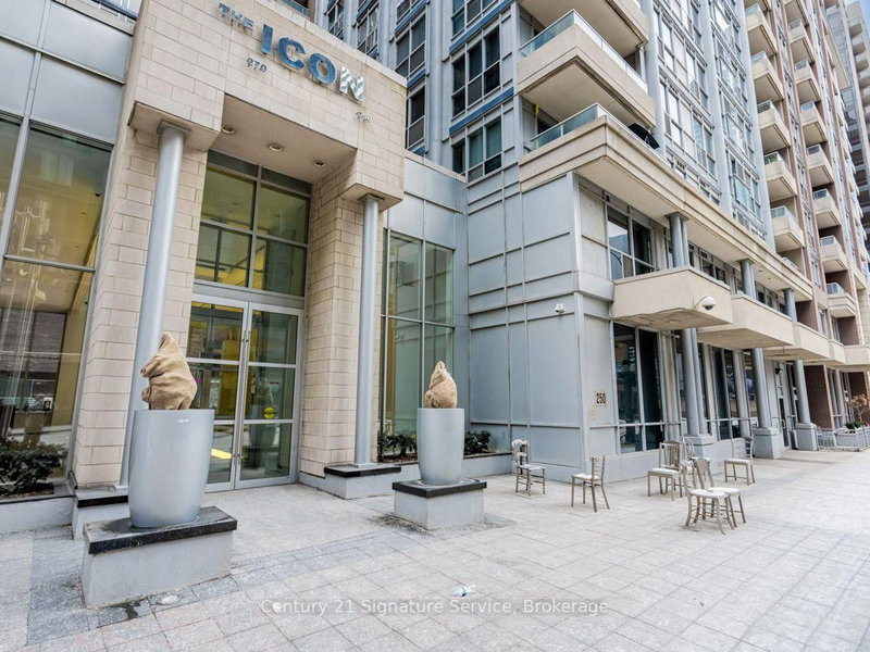 PH36 - 250 Wellington Street W