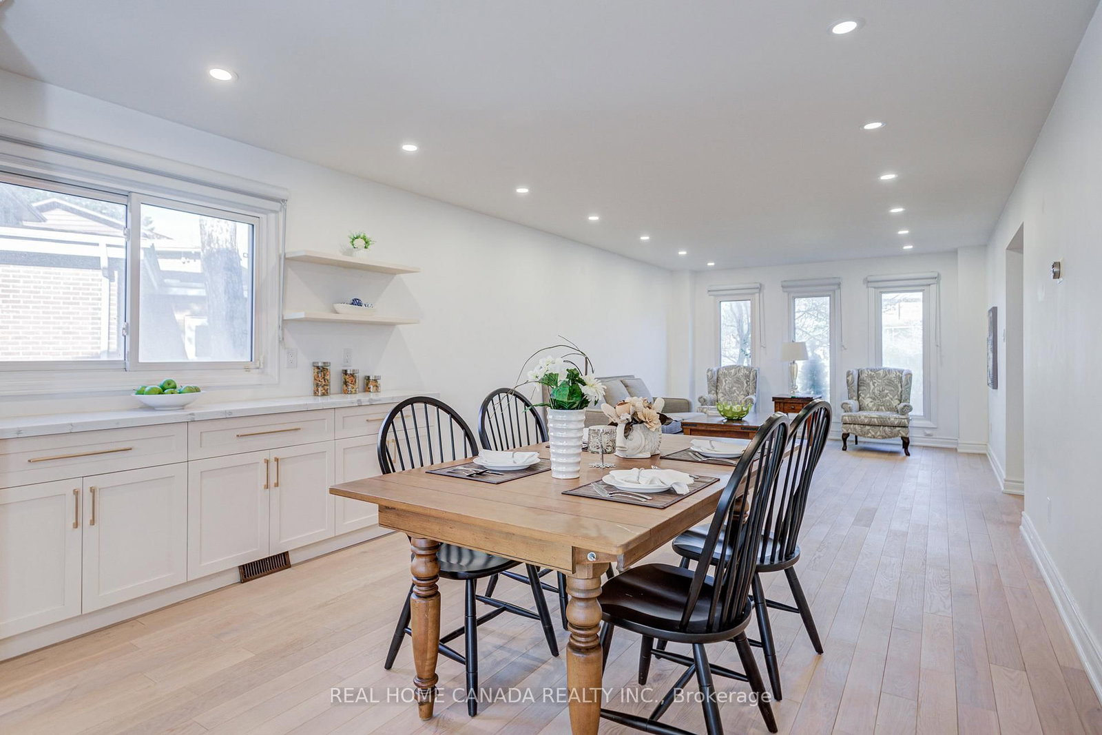20 Saddletree Drive • Toronto, ON photo 11