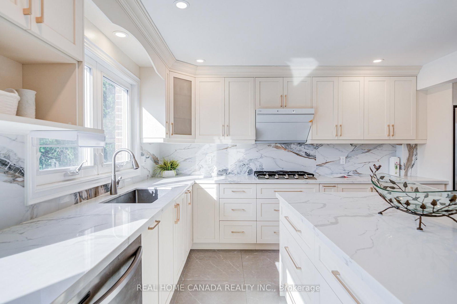 20 Saddletree Drive • Toronto, ON photo 15