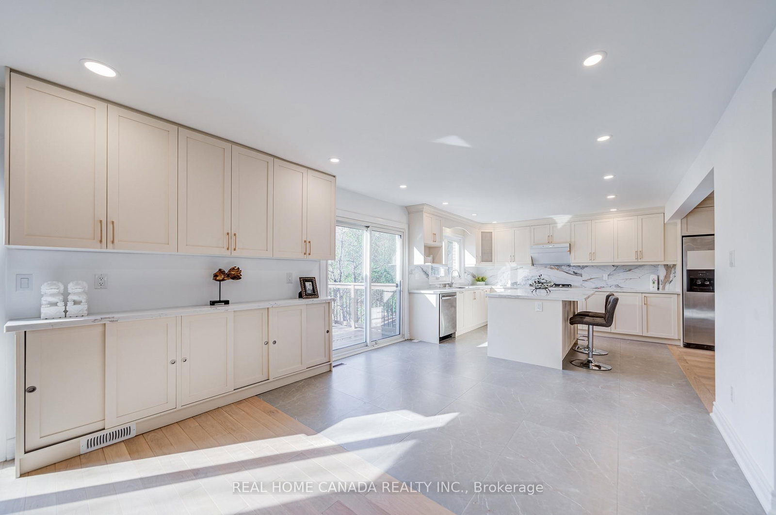 20 Saddletree Drive • Toronto, ON photo 18