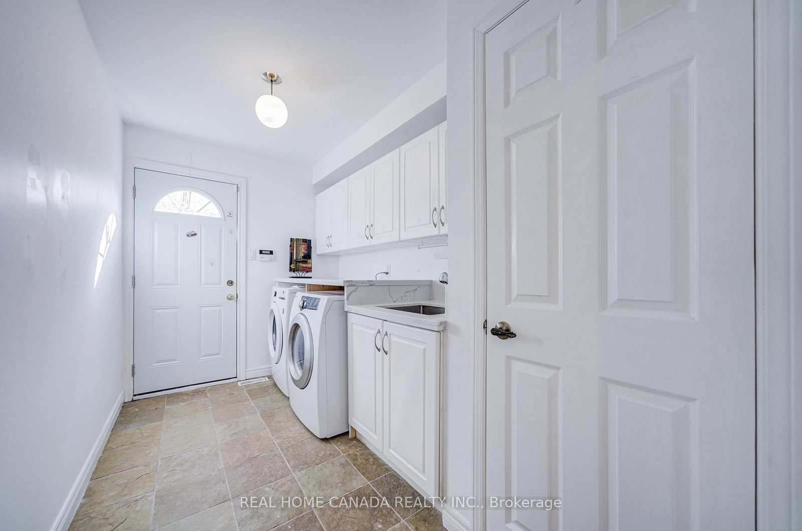 20 Saddletree Drive • Toronto, ON photo 25